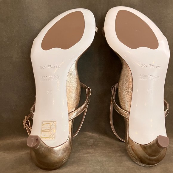 Ron White FLOTO Champagne Gold Cocktail Sandals T Strap NIB Size 38 EURO 7.5 US - Picture 10 of 12